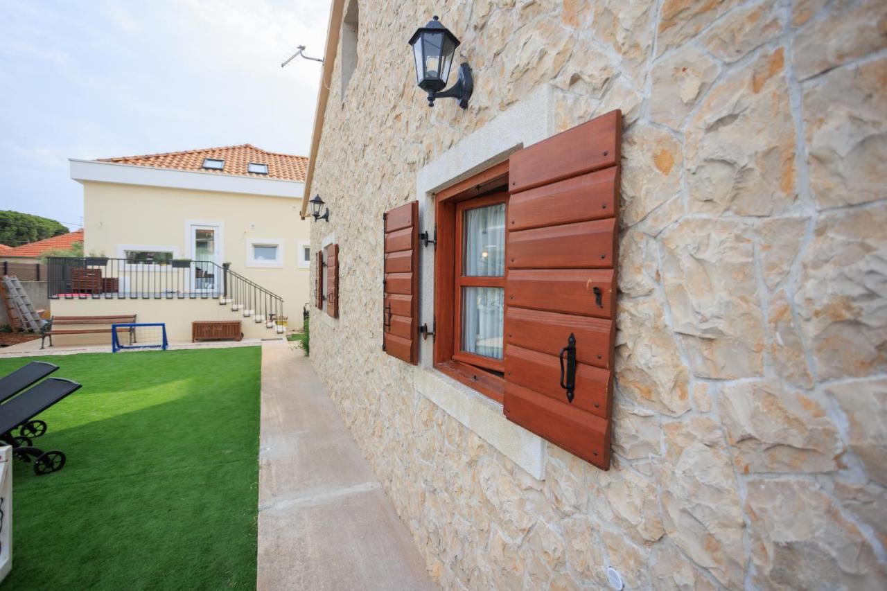 Mustra House - Private Pool & Sauna *