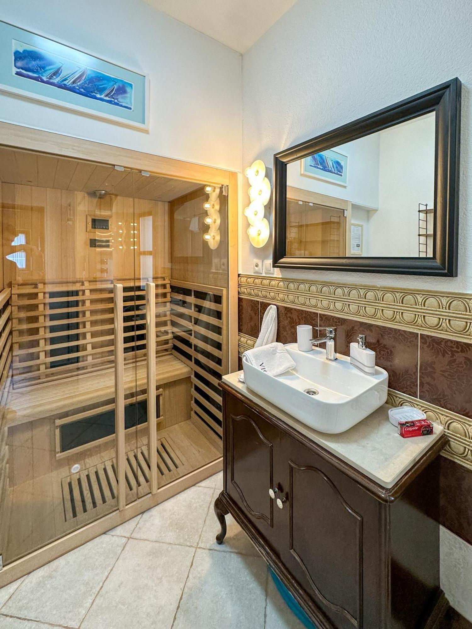 Mustra House - Private Pool & Sauna *