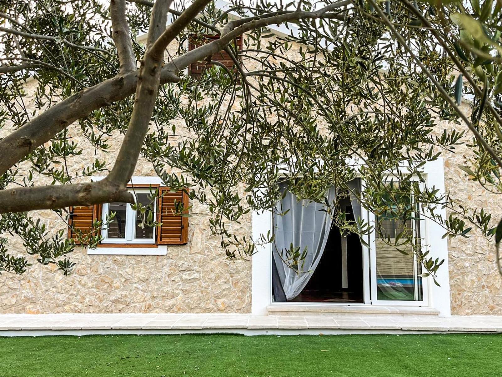 Villa Mustra House - Private Pool & Sauna