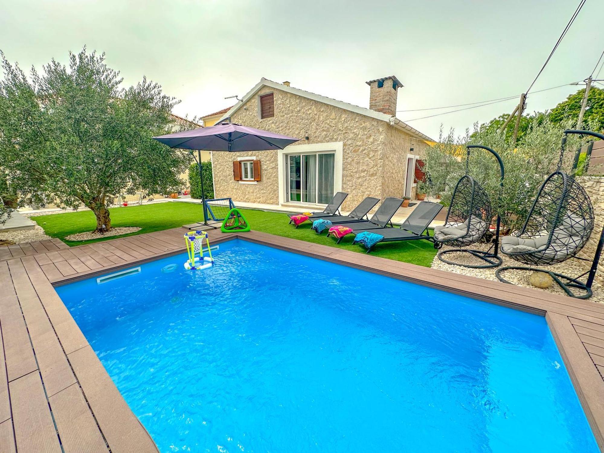 Mustra House - Private Pool & Sauna *